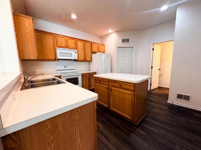 5221 Robin Lane 179, Farmington, MN 55024