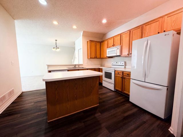 5221 Robin Lane 179, Farmington, MN 55024
