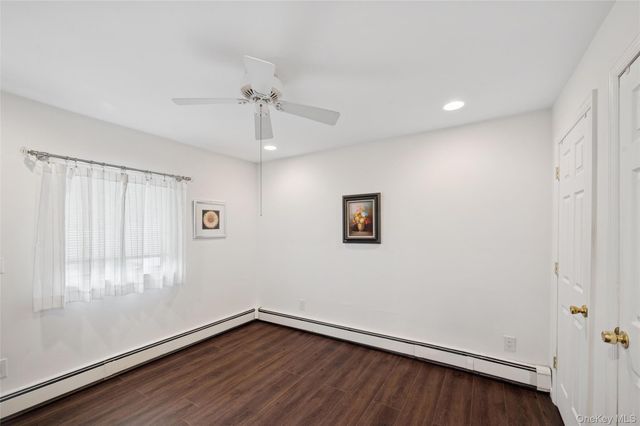 14 March Lane, Westbury, NY 11590