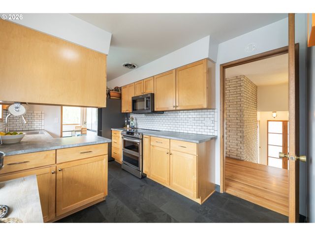 901 Ne 153RD Ave, Portland, OR 97230