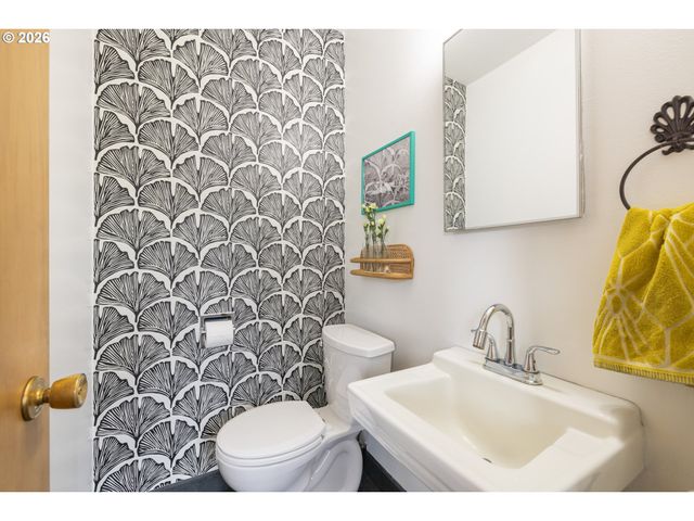 901 Ne 153RD Ave, Portland, OR 97230