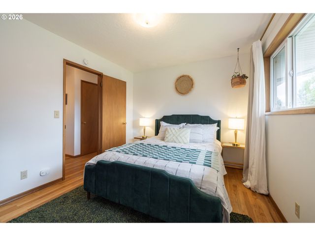 901 Ne 153RD Ave, Portland, OR 97230