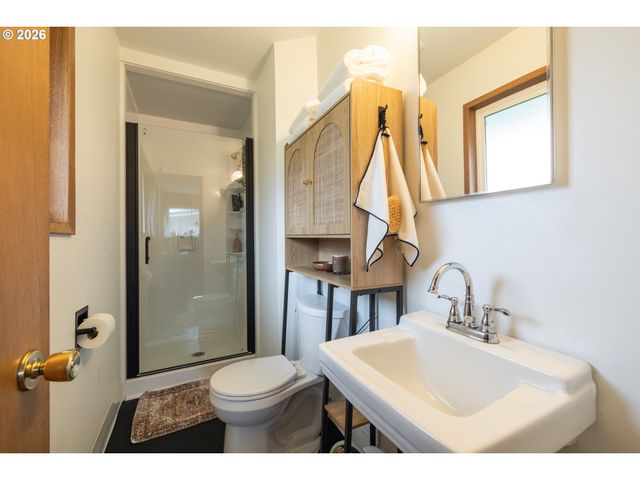 901 Ne 153RD Ave, Portland, OR 97230