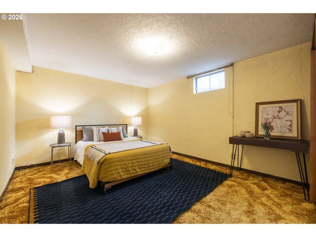 901 Ne 153RD Ave, Portland, OR 97230