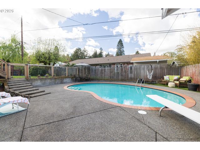 901 Ne 153RD Ave, Portland, OR 97230