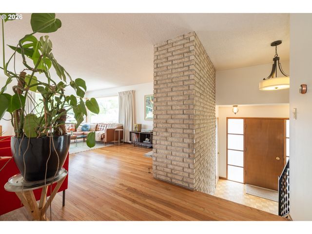 901 Ne 153RD Ave, Portland, OR 97230