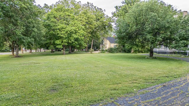 612 E Peru Street, Princeton, IL 61356