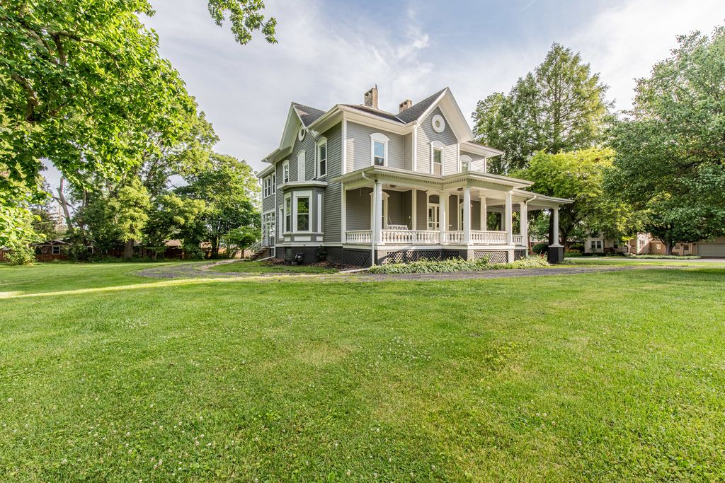 612 E Peru Street, Princeton, IL 61356