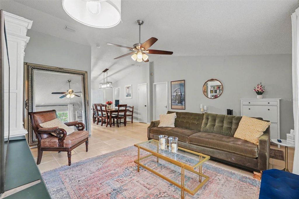 Image 11 of property listing at 8064 FAWNRIDGE CIRCLE, Tampa, FL 33610