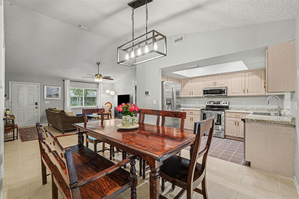 Image 3 of property listing at 8064 FAWNRIDGE CIRCLE, Tampa, FL 33610