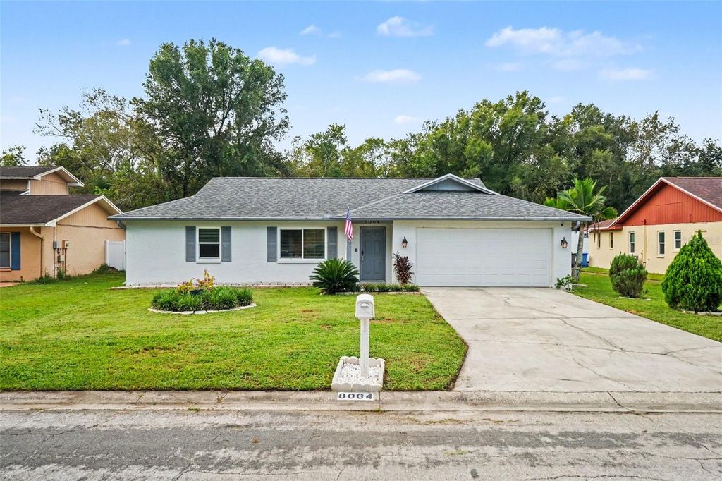 Image 5 of property listing at 8064 FAWNRIDGE CIRCLE, Tampa, FL 33610