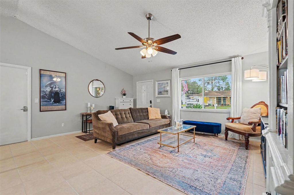 Image 9 of property listing at 8064 FAWNRIDGE CIRCLE, Tampa, FL 33610