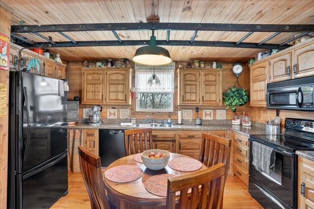 736 Logger Road, Marshfield, MO 65706