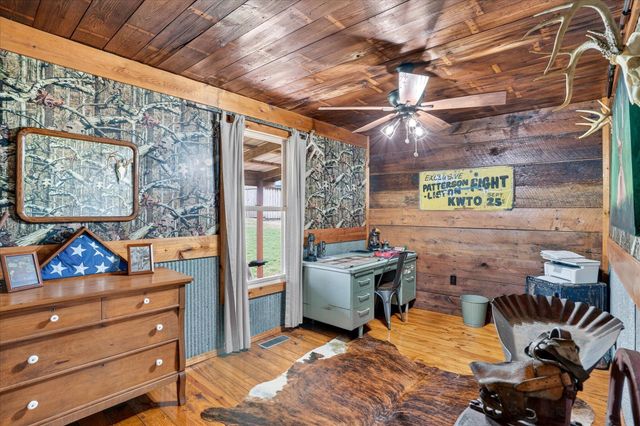 736 Logger Road, Marshfield, MO 65706