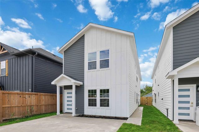 7502 Laura Koppe Road C-D, Houston, TX 77028