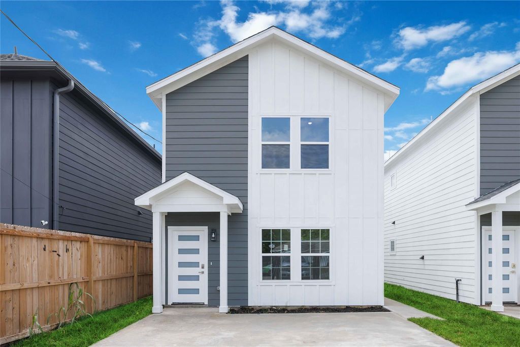 7502 Laura Koppe Road C-D, Houston, TX 77028