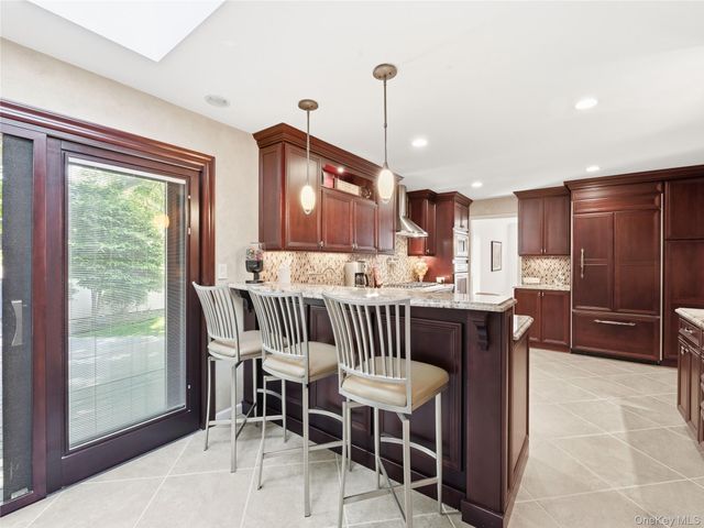 161 Cow Neck Road, Port Washington, NY 11050