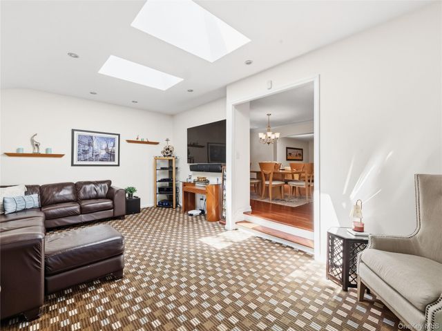 161 Cow Neck Road, Port Washington, NY 11050