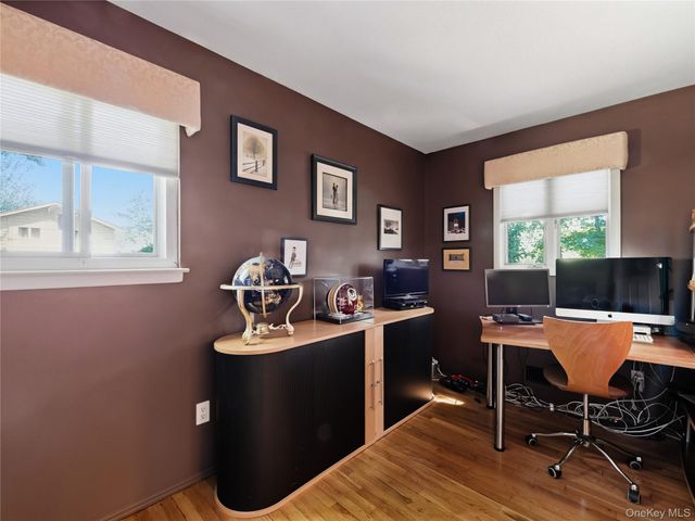 161 Cow Neck Road, Port Washington, NY 11050