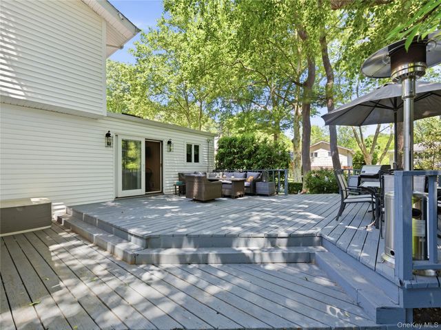 161 Cow Neck Road, Port Washington, NY 11050
