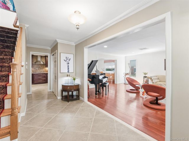 161 Cow Neck Road, Port Washington, NY 11050