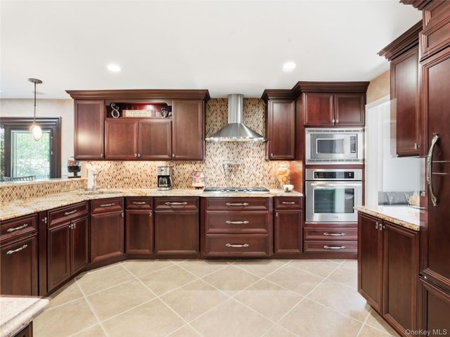 161 Cow Neck Road, Port Washington, NY 11050