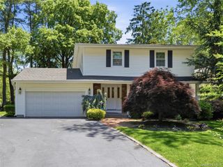 161 Cow Neck Road, Port Washington, NY 11050