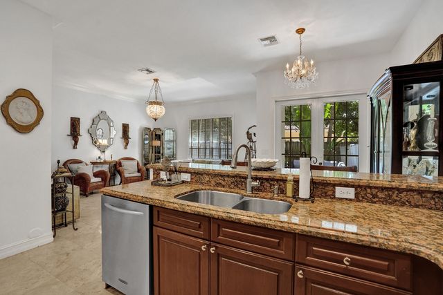 1127 N Victoria Park Road, Fort Lauderdale, FL 33304