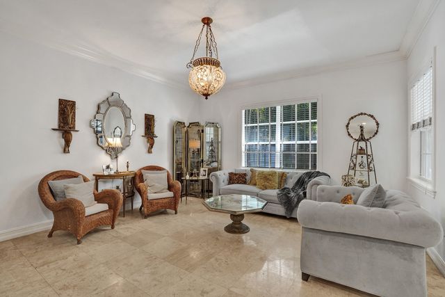 1127 N Victoria Park Road, Fort Lauderdale, FL 33304