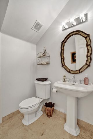 1127 N Victoria Park Road, Fort Lauderdale, FL 33304