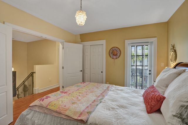 1127 N Victoria Park Road, Fort Lauderdale, FL 33304