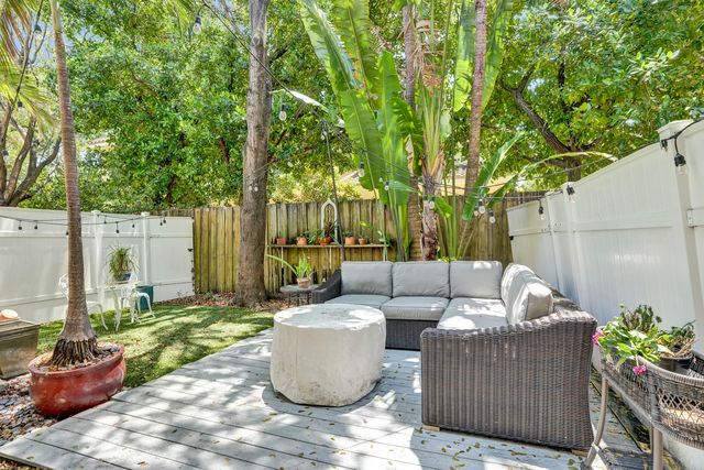 1127 N Victoria Park Road, Fort Lauderdale, FL 33304