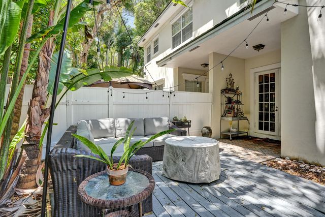 1127 N Victoria Park Road, Fort Lauderdale, FL 33304