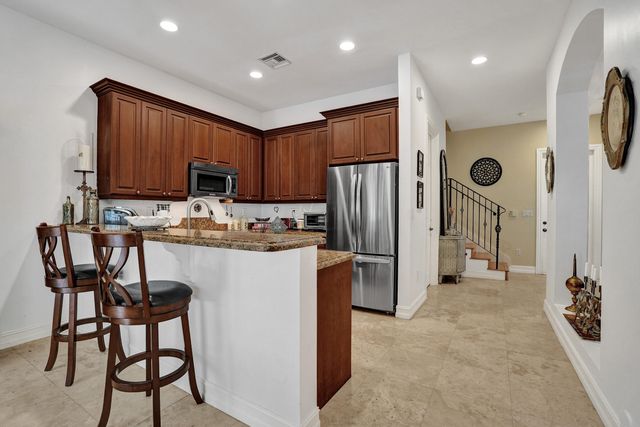 1127 N Victoria Park Road, Fort Lauderdale, FL 33304