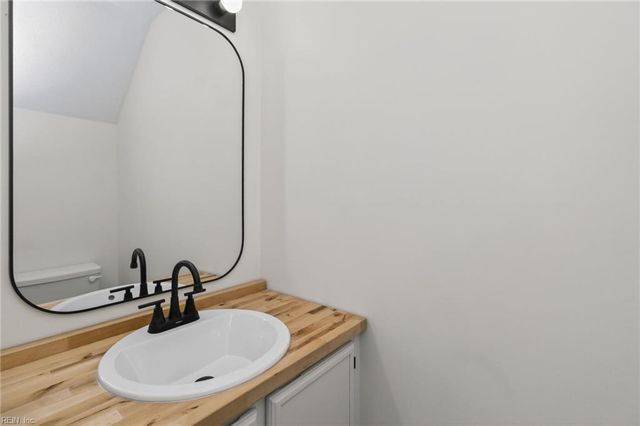 234 Loch CIR, Hampton, VA 23669