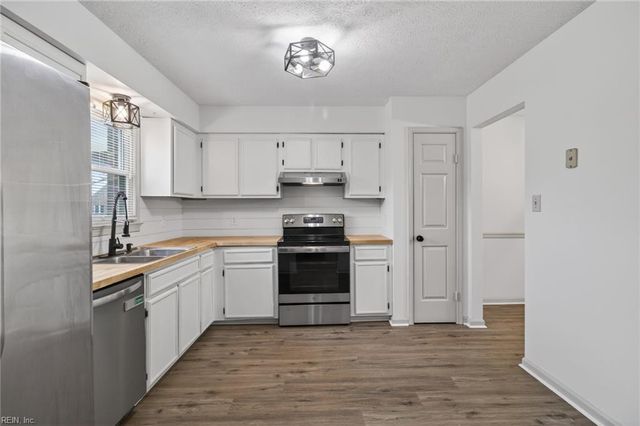 234 Loch CIR, Hampton, VA 23669