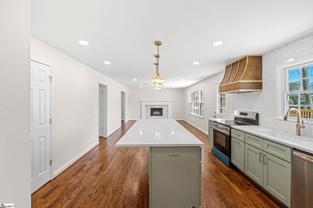 704 Hedgewood Terrace, Greer, SC 29650