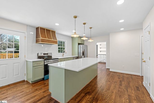 704 Hedgewood Terrace, Greer, SC 29650