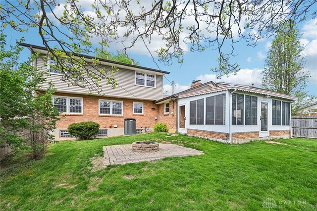 1576 Burchwood, Fairborn, OH 45324