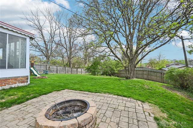 1576 Burchwood, Fairborn, OH 45324