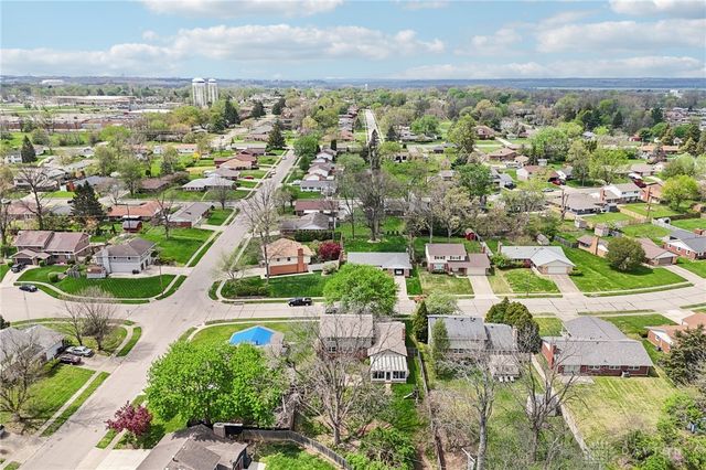 1576 Burchwood, Fairborn, OH 45324