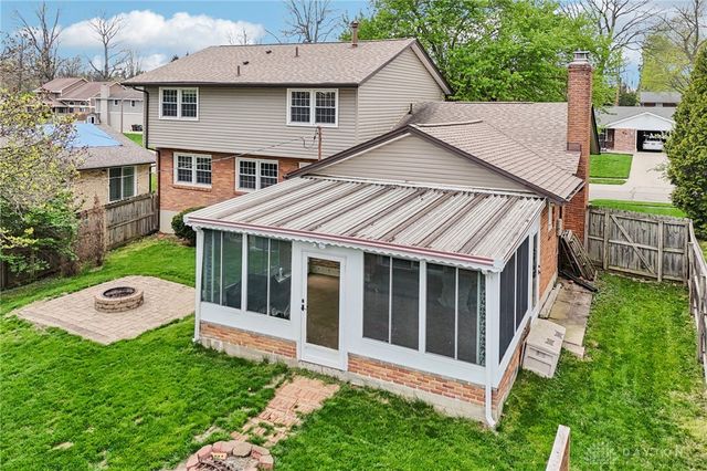 1576 Burchwood, Fairborn, OH 45324