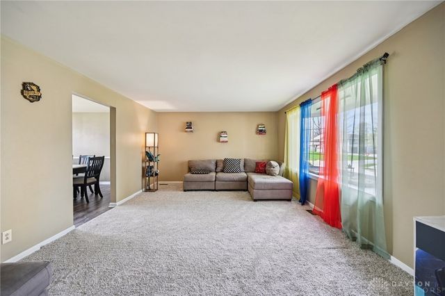 1576 Burchwood, Fairborn, OH 45324