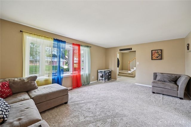 1576 Burchwood, Fairborn, OH 45324