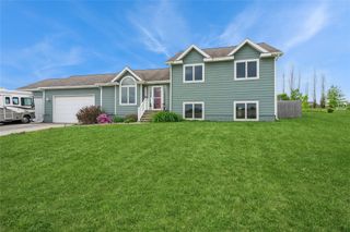 5545 E Douglas Avenue, Des Moines, IA 50317