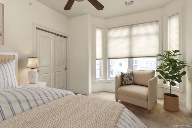 568 Pacing Way 568, Westbury, NY 11590