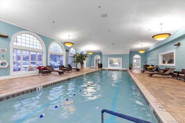 568 Pacing Way 568, Westbury, NY 11590