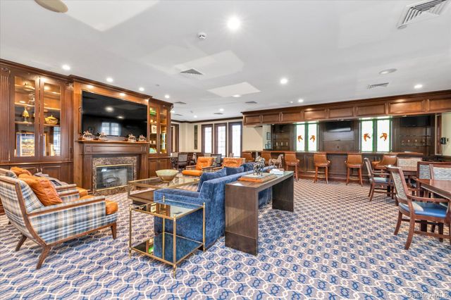 568 Pacing Way 568, Westbury, NY 11590