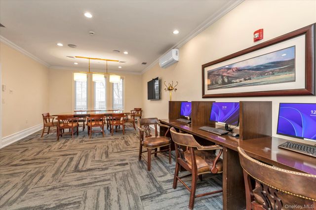 568 Pacing Way 568, Westbury, NY 11590