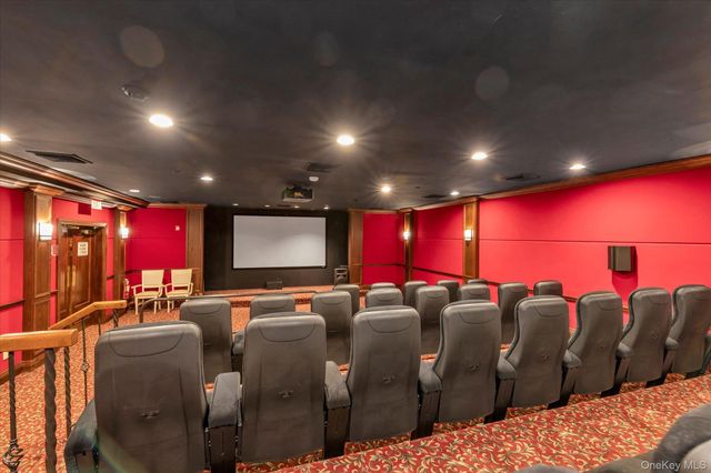 568 Pacing Way 568, Westbury, NY 11590